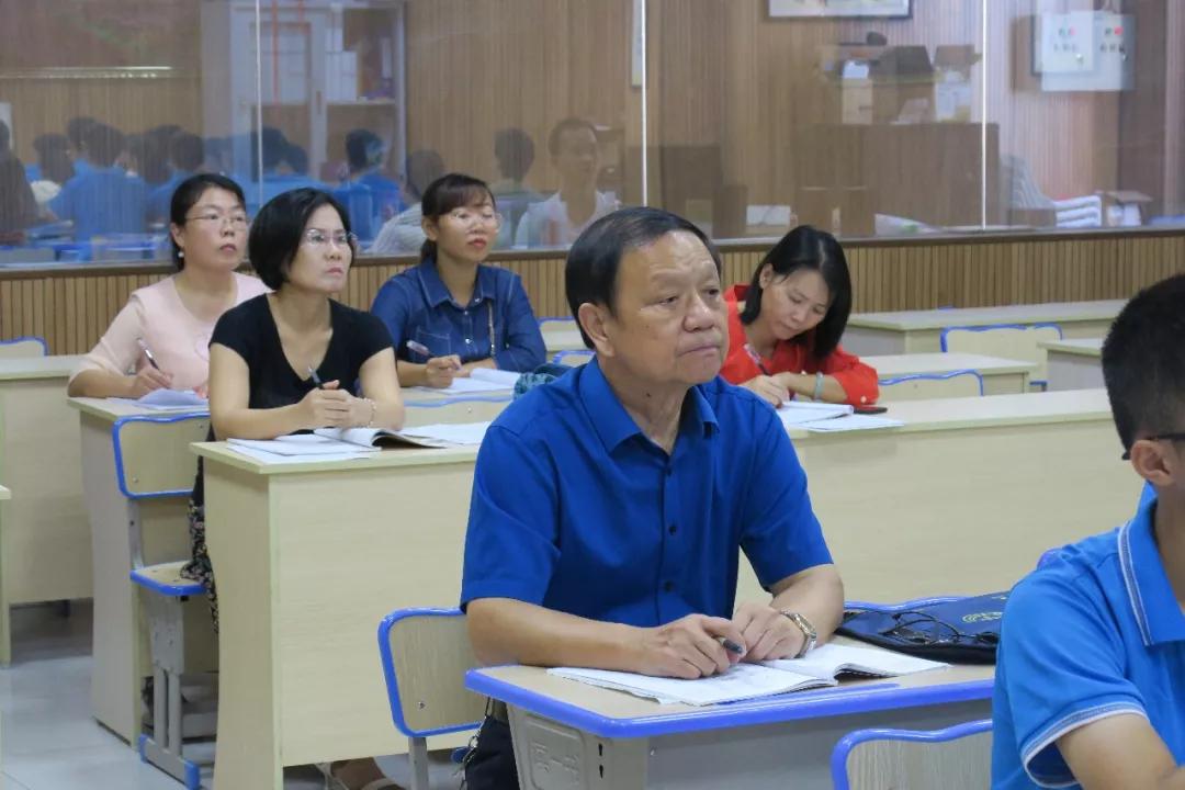 万宁这所学校兴趣班喜结硕果艺术节开出多彩花