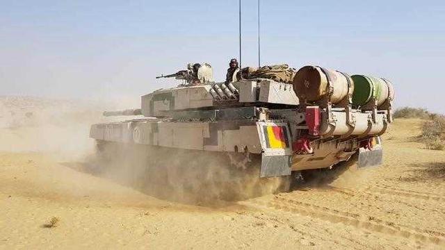 研发超40年咋仍不愿意放弃?阿琼坦克一再改进仍阻止不了T90落户