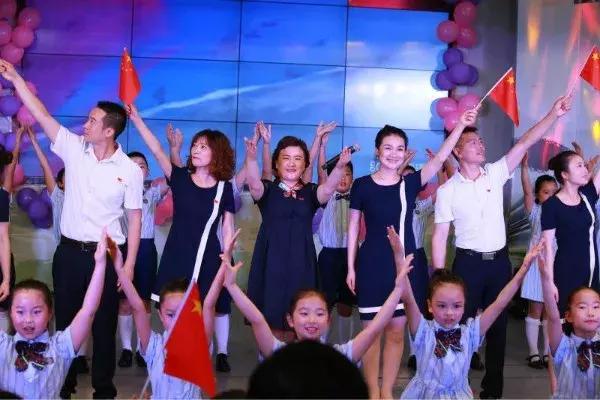 成都十八中学过六一儿童节,各学校精彩纷呈庆六一