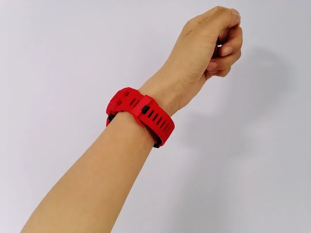 卡西欧gbd-h1000gps功能,卡西欧gbd-h1000有六局电波吗