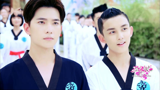 还记得2016年的旋风少女吗,还记得那个夏天追过的旋风少女吗