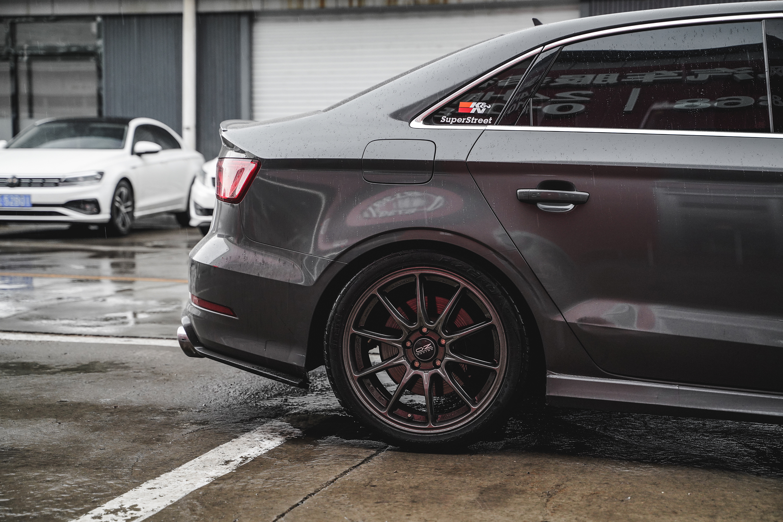 奥迪s3绞牙避震效果图,奥迪s3改装大涡轮