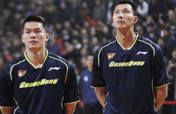 易建联当年在nba的实力,易建联在国际赛场上的霸气视频