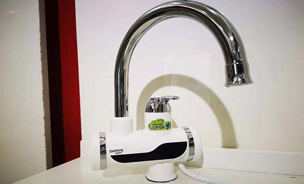 冬天厨房洗菜用水冷怎么办,厨房冬天洗碗怎样制热水