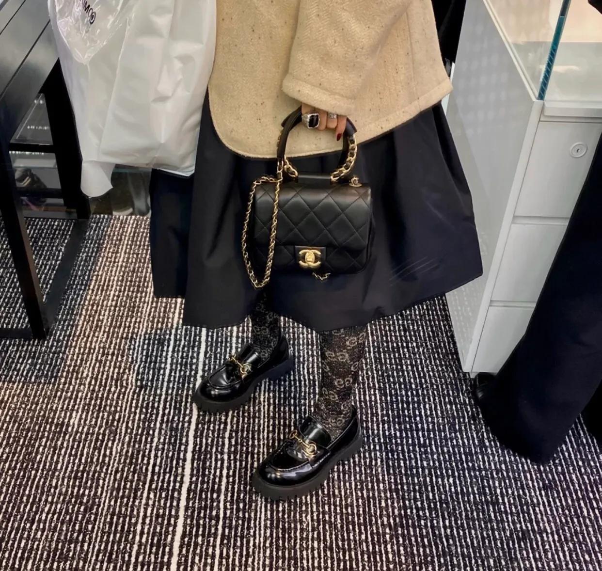 职场女人该背什么牌子包包,背各种包包的女生