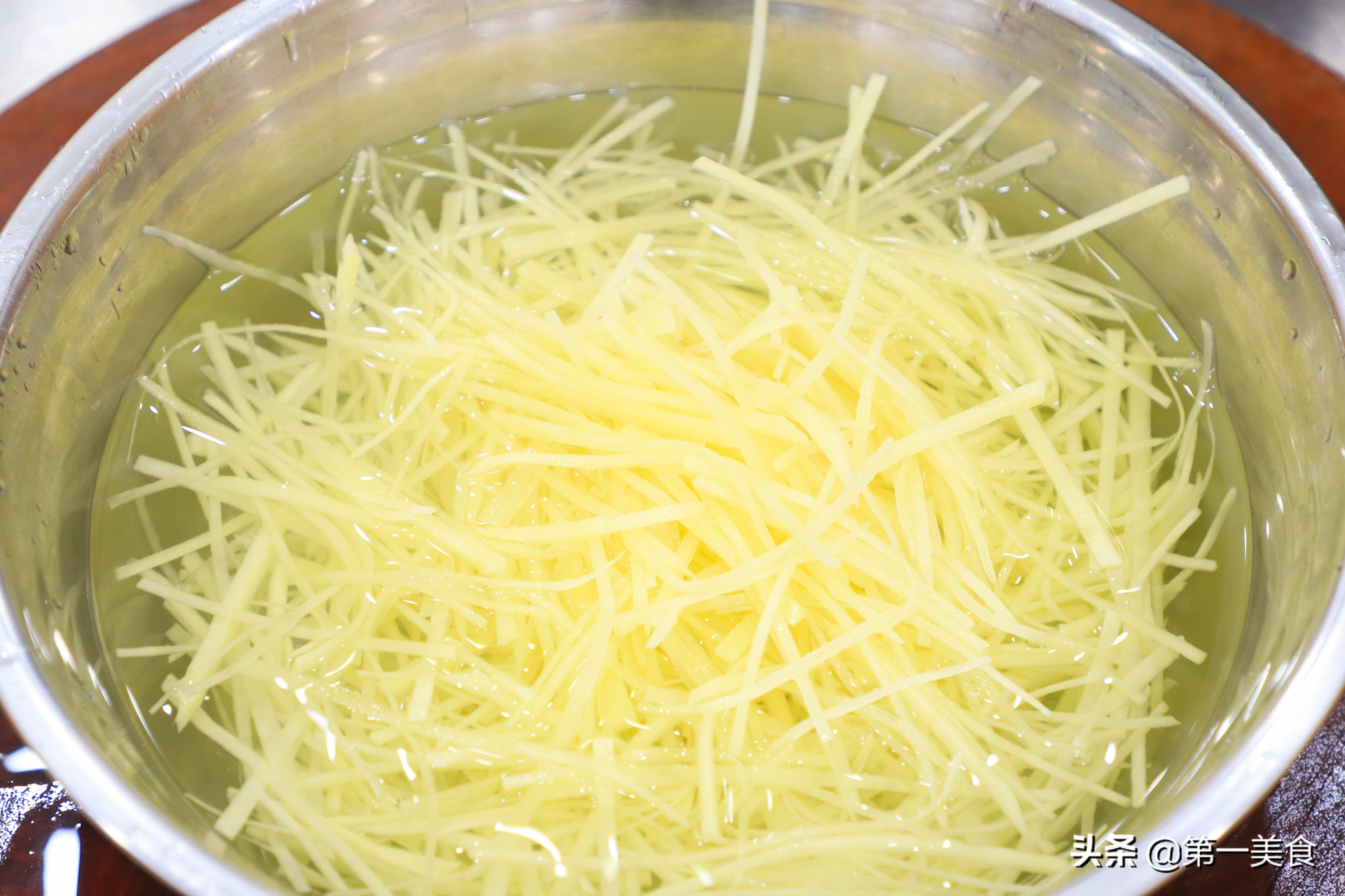 中国航天员的饮食vs外国人伙食,航天员的一日三餐是怎么安排的