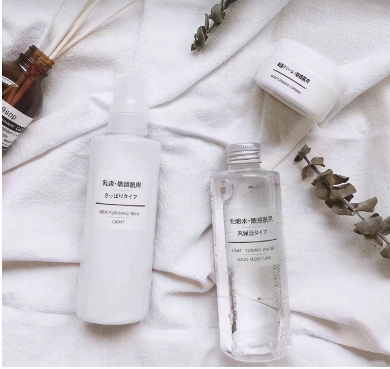 200元内水润保湿水乳推荐,水乳套装补水保湿控油美白淡斑