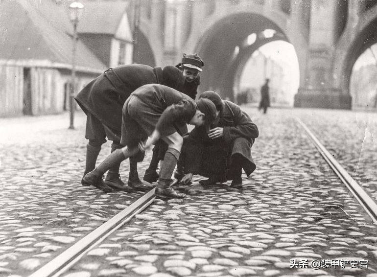 二战前的波兰百态：*队军**杂耍特技不输印度，首都摩登现代不输纽约