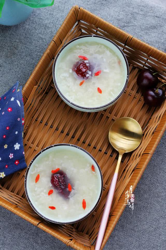 煮银耳的时候怎么能让银耳快出胶,冬季可以怎样吃银耳