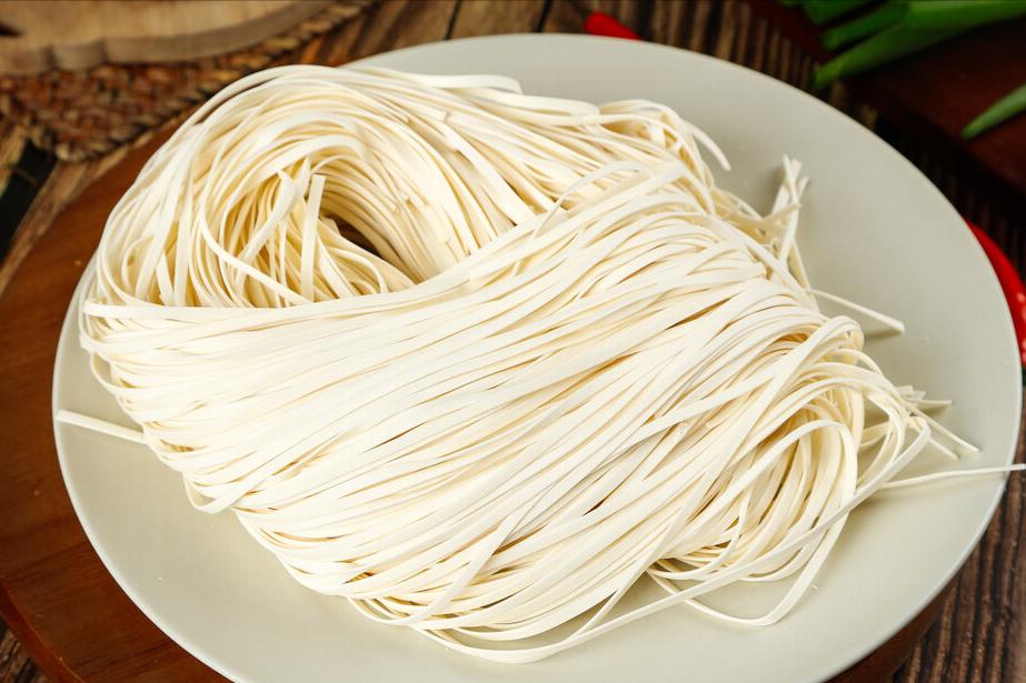 手擀面煮熟后易断是什么原因,手擀面为什么不劲道容易断