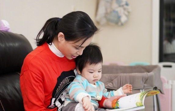 吴敏霞曾获29次世界冠军,跳水冠军吴敏霞意外受伤视频