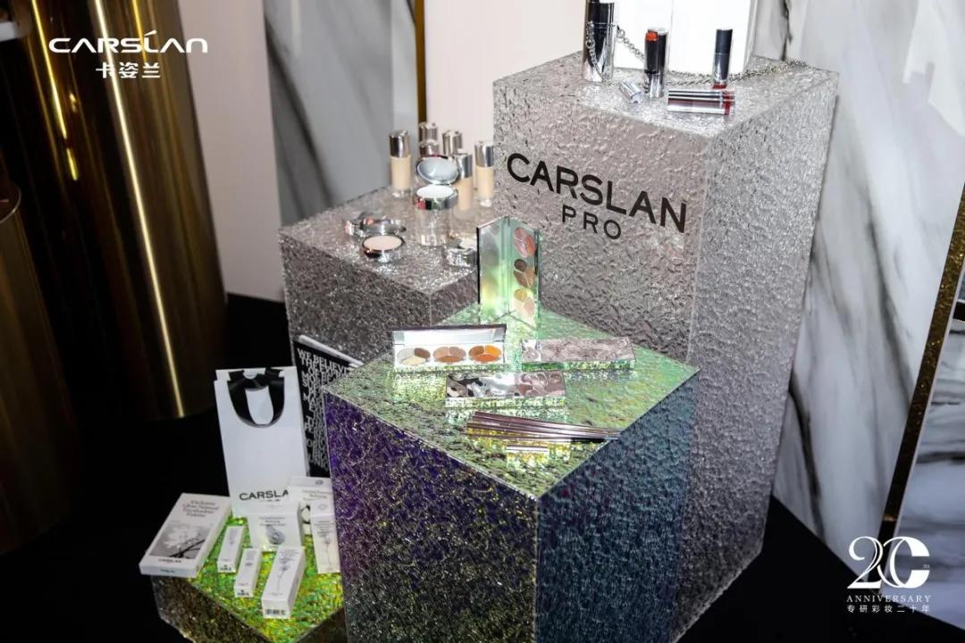 卡姿兰美芯2019,卡姿兰挚宠双芯唇膏盛世中国红