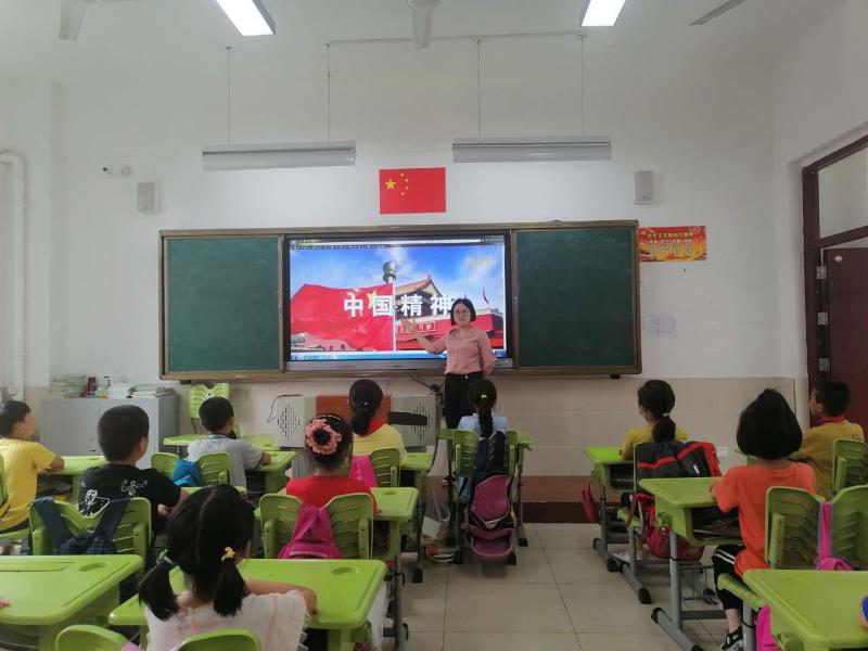 苏州高新区长江小学校：“微课堂”传颂中国精神