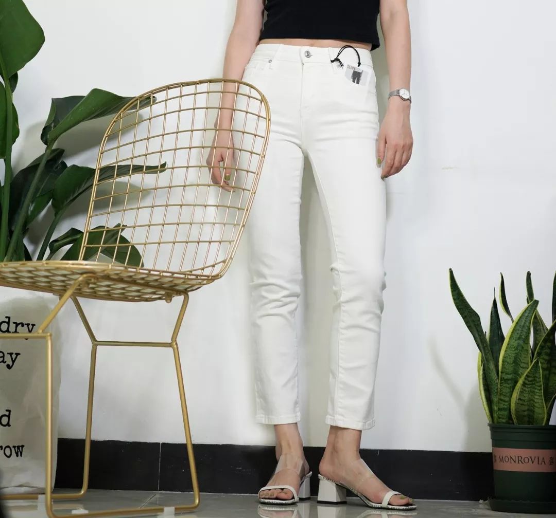 我试了九条白色牛仔裤，这四条太太太好穿了！