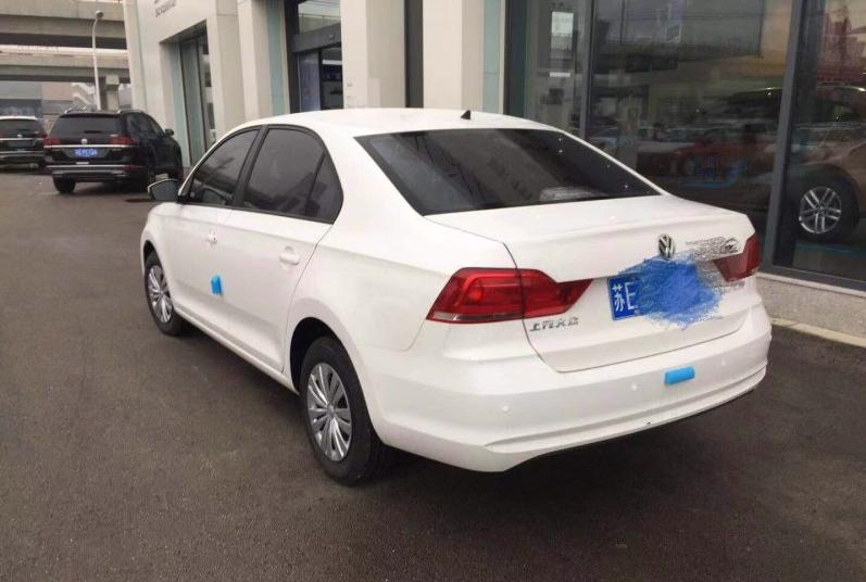 新款桑塔纳低配国六手动,手动低配桑塔纳6万8落地贵吗