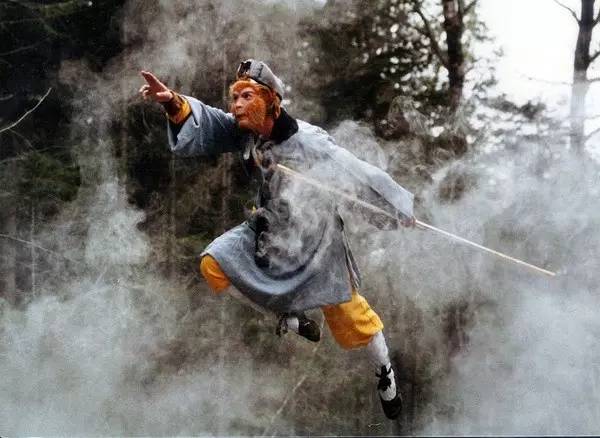 中国电视剧特效退化史:AI换头没《西游记》逼真,投资4亿效果5毛