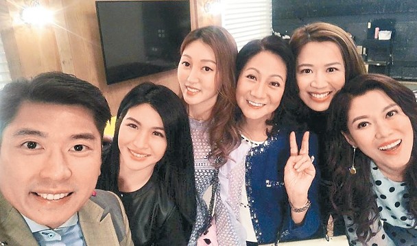 前港姐宣布与百亿富商离婚,前港姐宣布与大40岁富商离婚