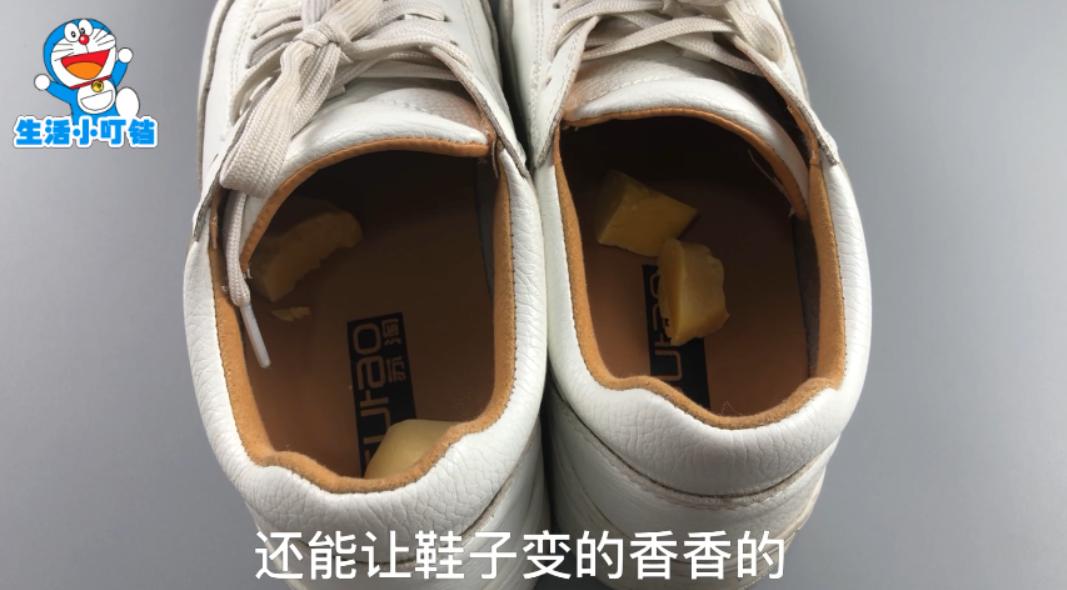 鞋里有汗臭味别着急？只需用这几招，不用刷洗轻松去除掉汗臭