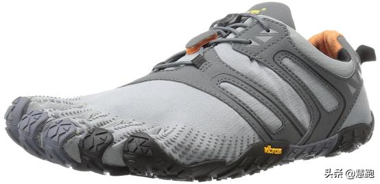 跑鞋发展至今已大大削弱脚部力量：我们能回归祖先赤脚跑的年代？