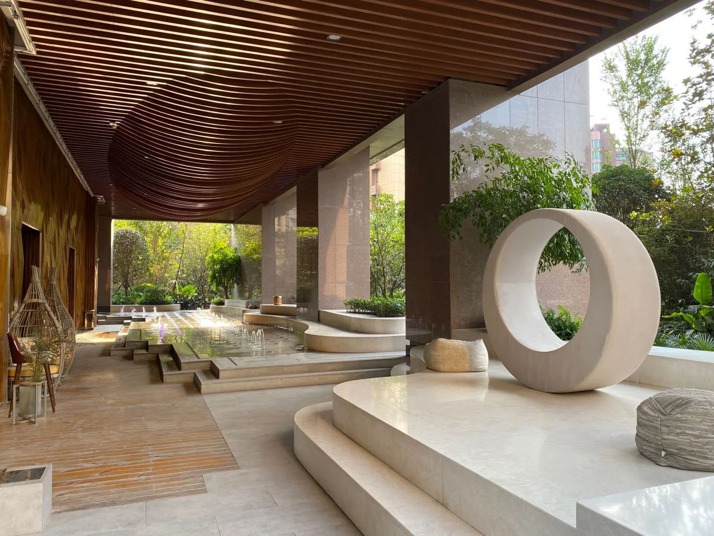 重庆南滨路最好的房子,重庆南滨路三大神盘惊现烂尾楼