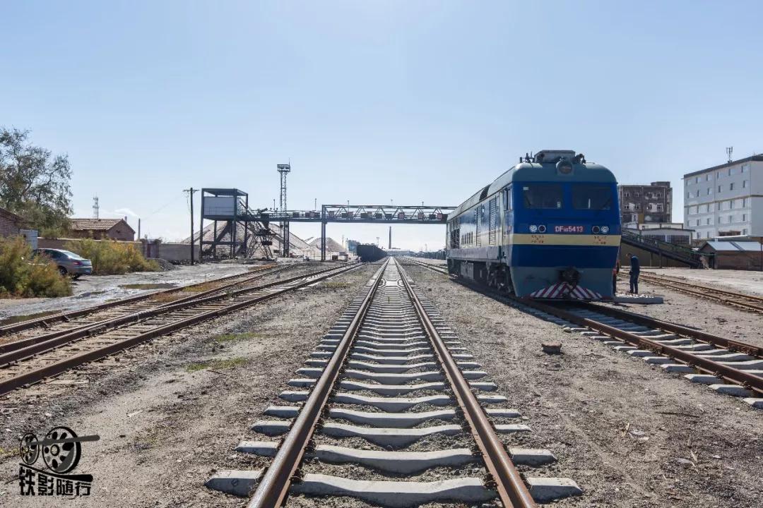 铁影｜穿越沙漠的“混编列车”——吉兰泰铁路运转记