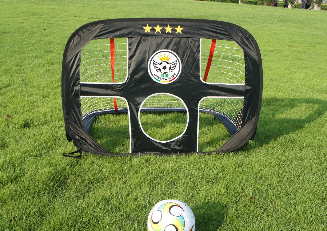 绿色儿童足球防护装备,运动夏令营必备用品