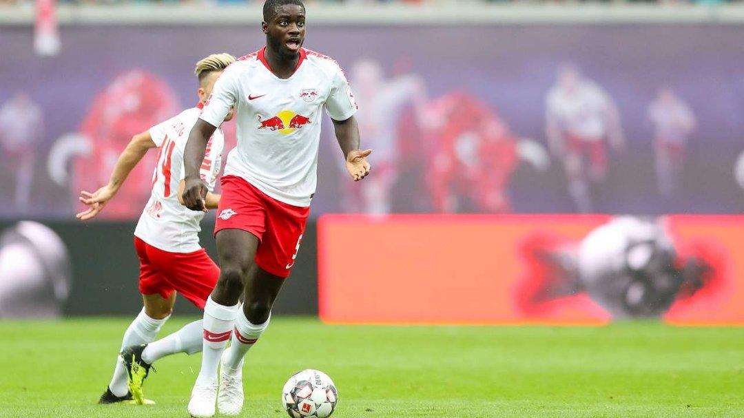 乌帕梅卡诺加盟阿森纳是真的吗,乌帕梅卡诺法国队