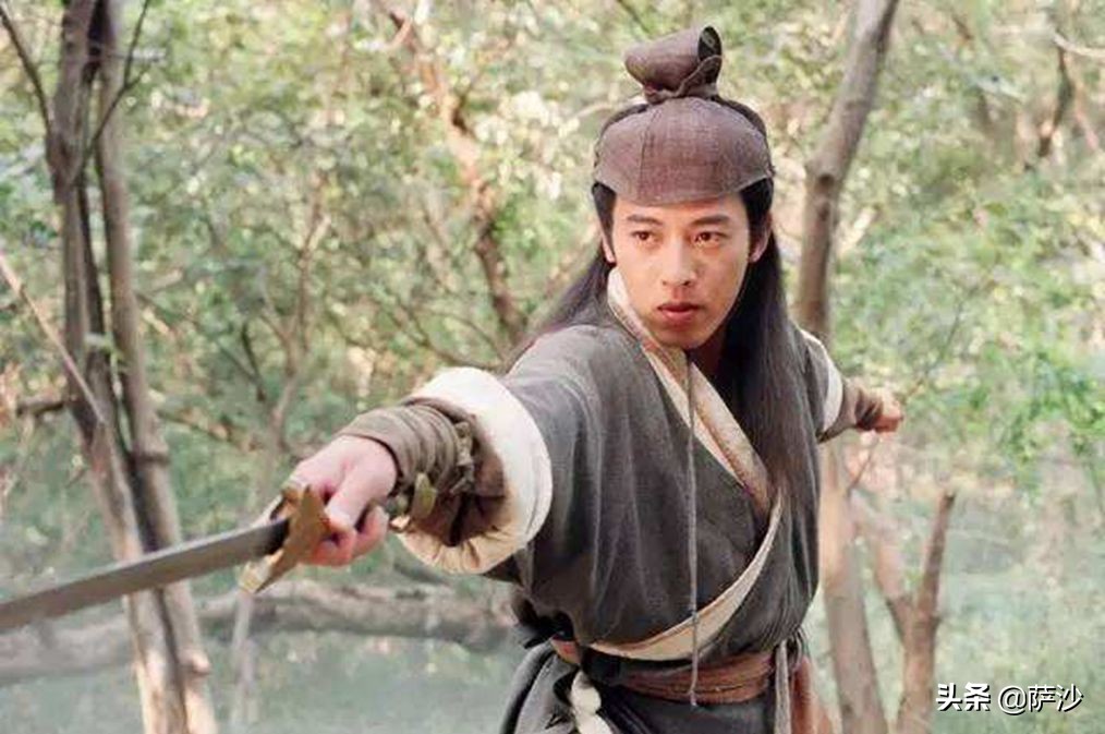 令狐冲平定江湖纠纷,令狐冲几招杀了左冷禅