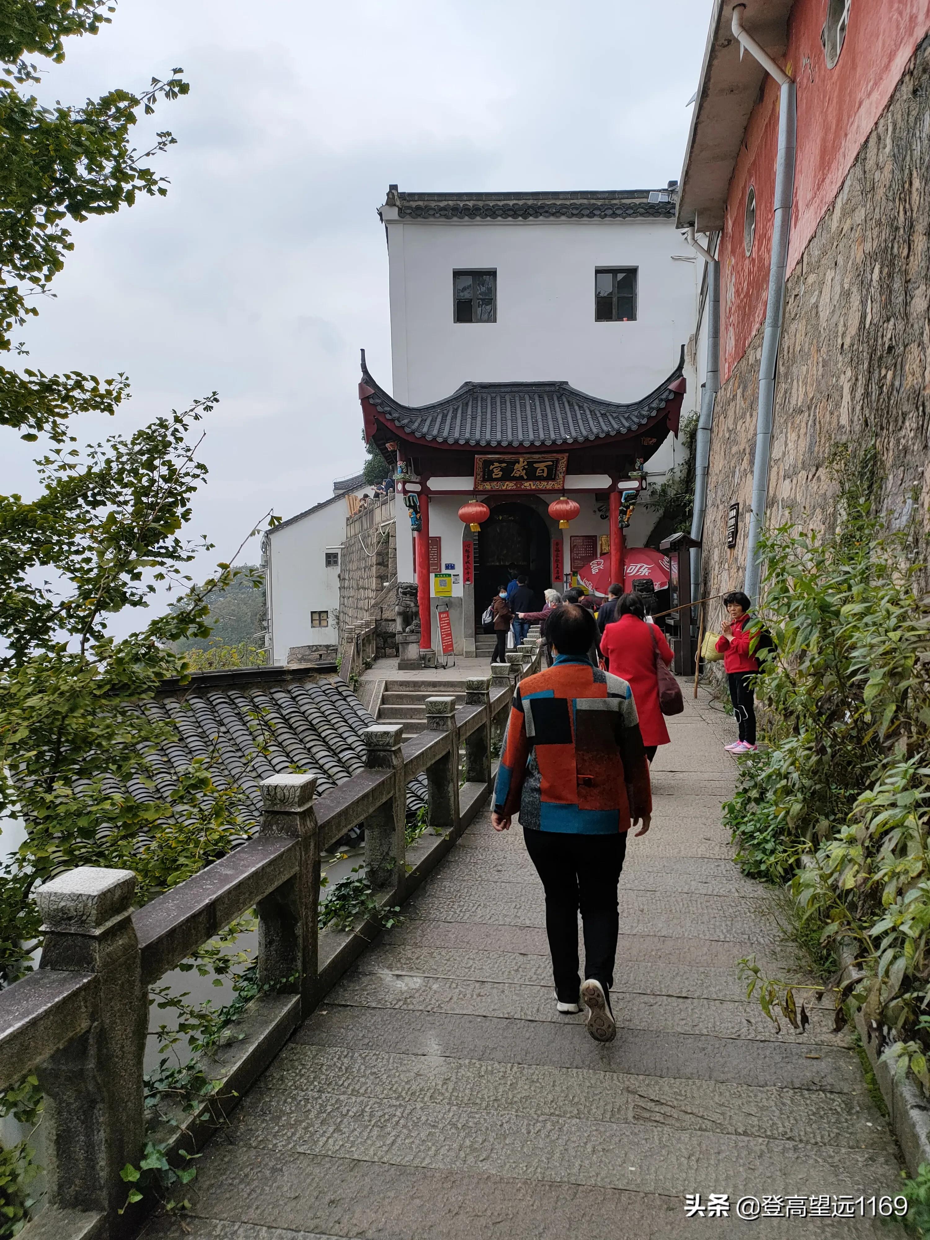 千里追寻歌曲原唱,写九华山的经典文章