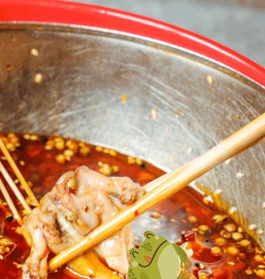 Wow~穿红衣就免单117！这家店到底什么来头！