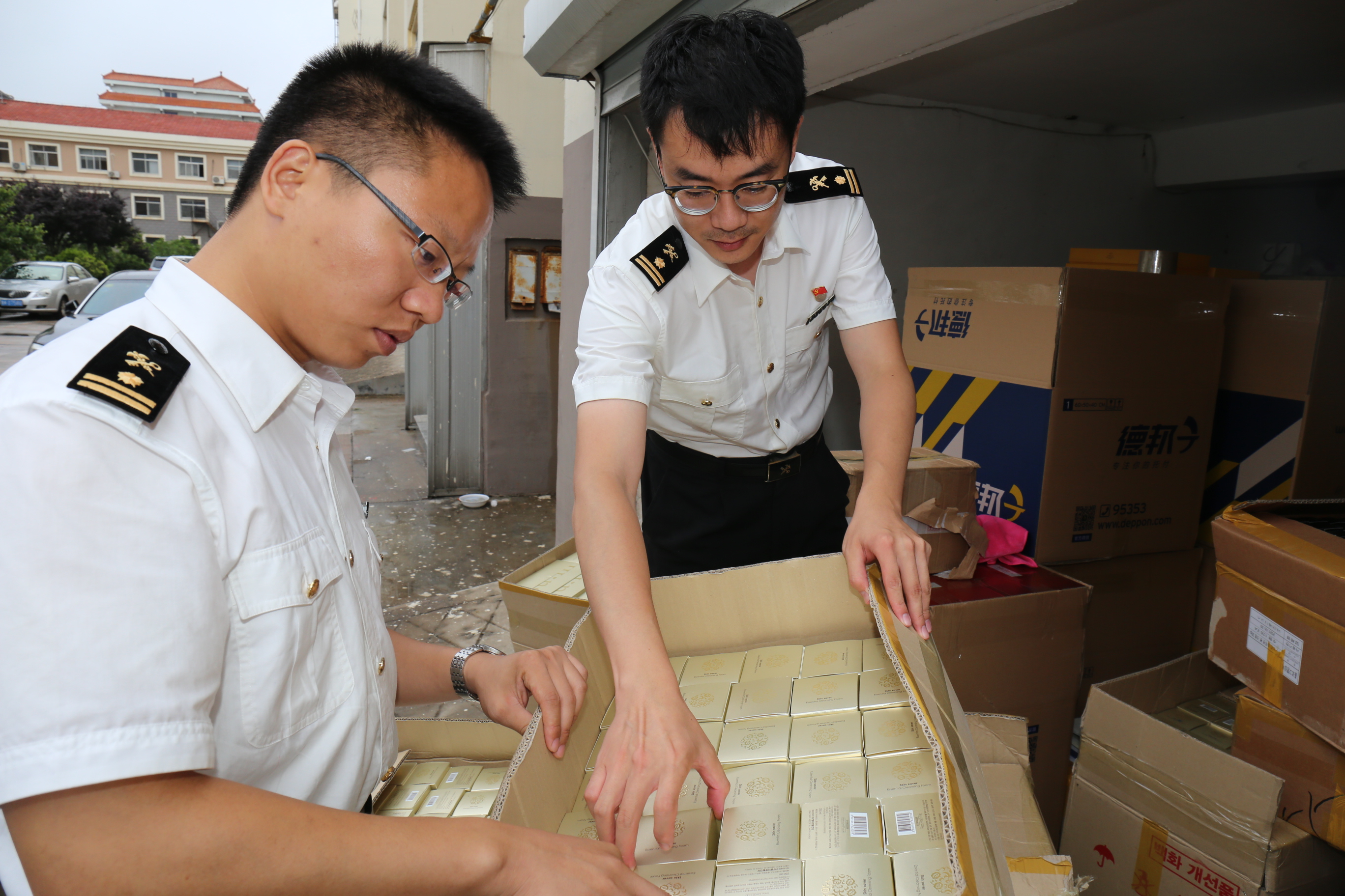 青岛海关缉私最新消息公布,海关十大打私案例