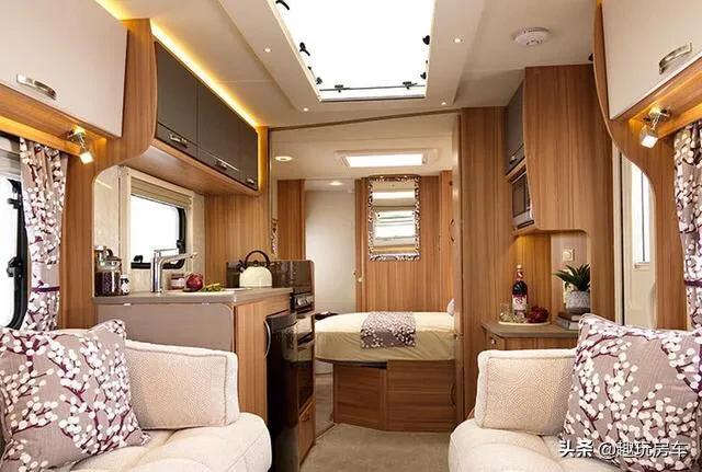 英国露娜双轴拖挂式房车有哪几款 (露娜特拖挂式房车)