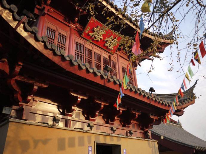 除夕夜，民众为什么要赴寺庙敲108响钟声？