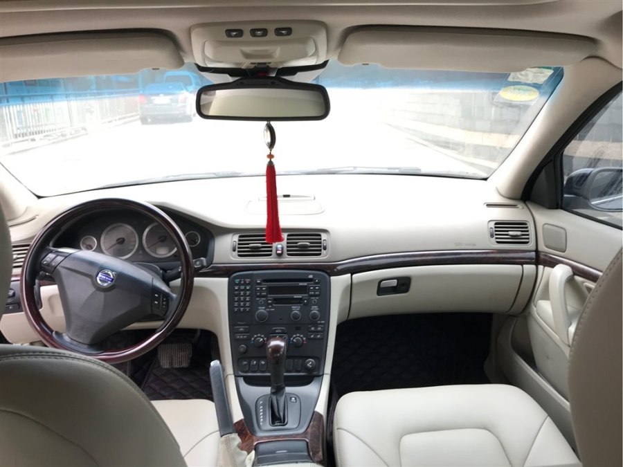 08年沃尔沃s803.0t油耗,沃尔沃s80和s90有什么大区别