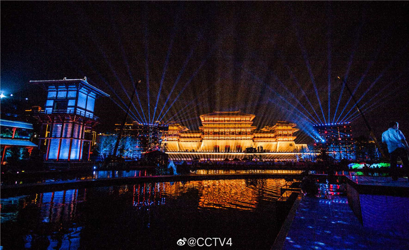 「组图」唯美!央视秋晚舞美设计与千年古都交相辉映