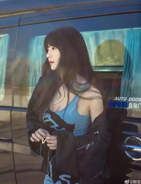 柳岩直播卖货3小时破千万,明星柳岩直播卖货3小时超千万