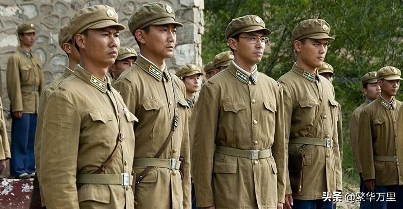 1957年大雨中的阅兵视频,1956年阅兵式视频