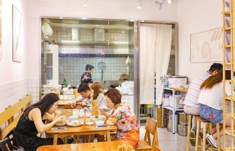 小姑娘开早餐店三个月挣七百万,开早餐店月入20万