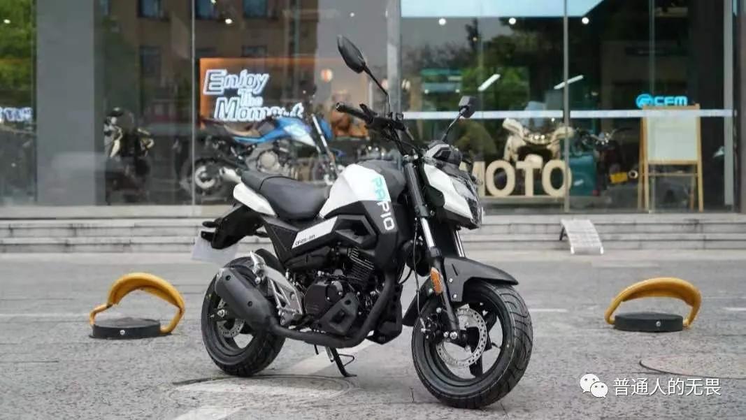 摩托车入坑技巧视频,新手入坑一万以内的摩托车