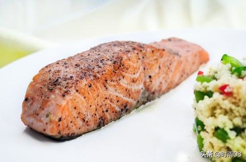 健身增肌减脂饮食方案,健身者饮食和应该补充的营养