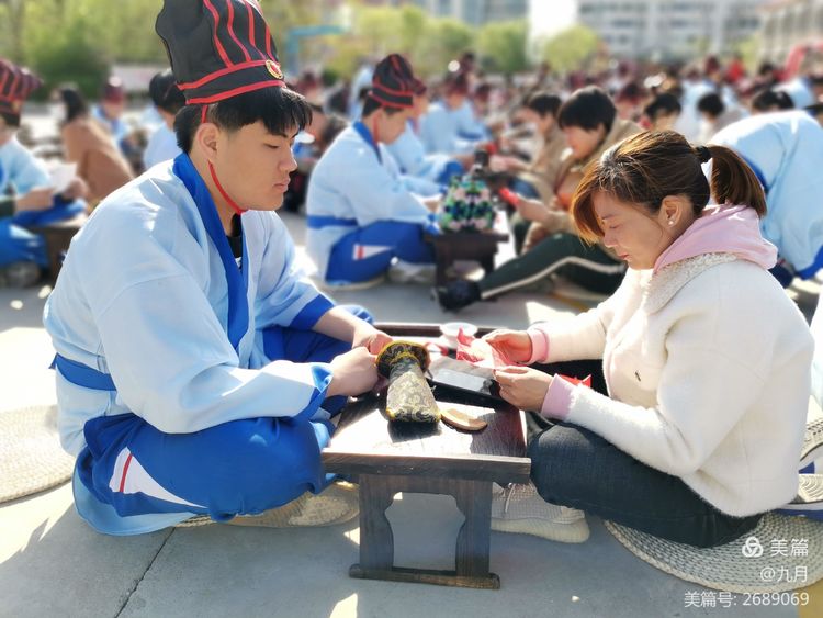 大港八中视频,大港男生十八岁成人仪式