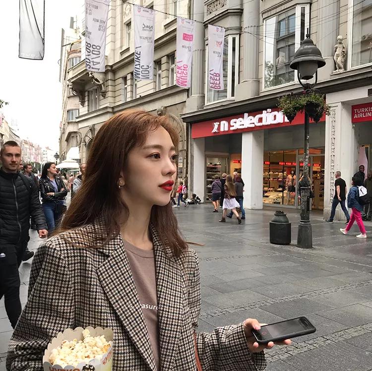 韩系欧尼风衣外套,韩国欧尼黑色大衣搭配