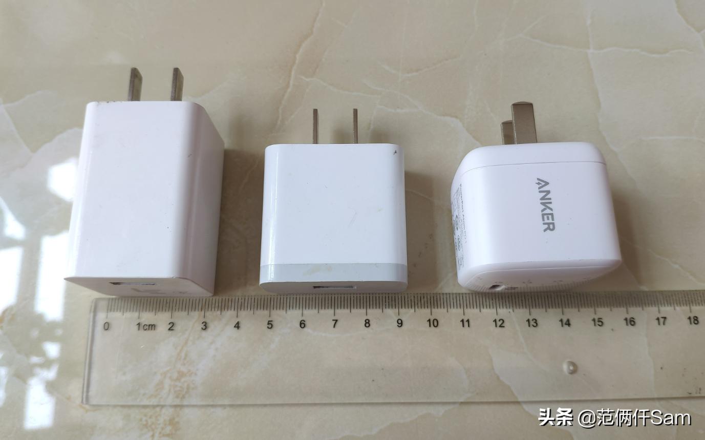 苹果要充电会自动开机吗,苹果要插充电线才能开机