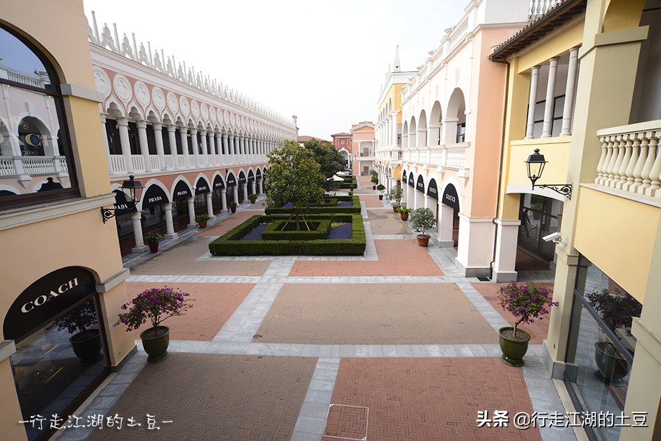 上海佛罗伦萨小镇，奥特莱斯世界名品购物中心，中国奢侈品领导者