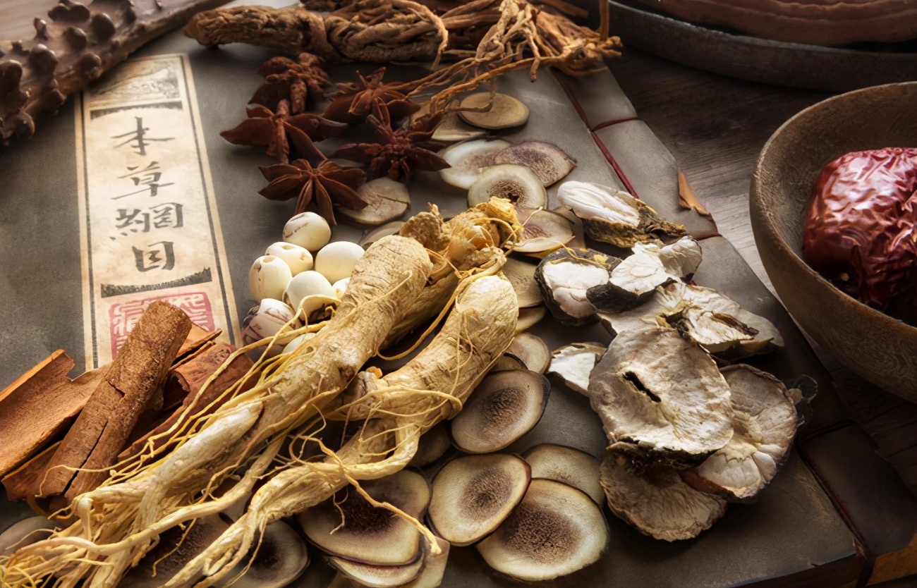 感觉睾丸潮湿是怎样回事,感觉睾丸包皮有点潮湿