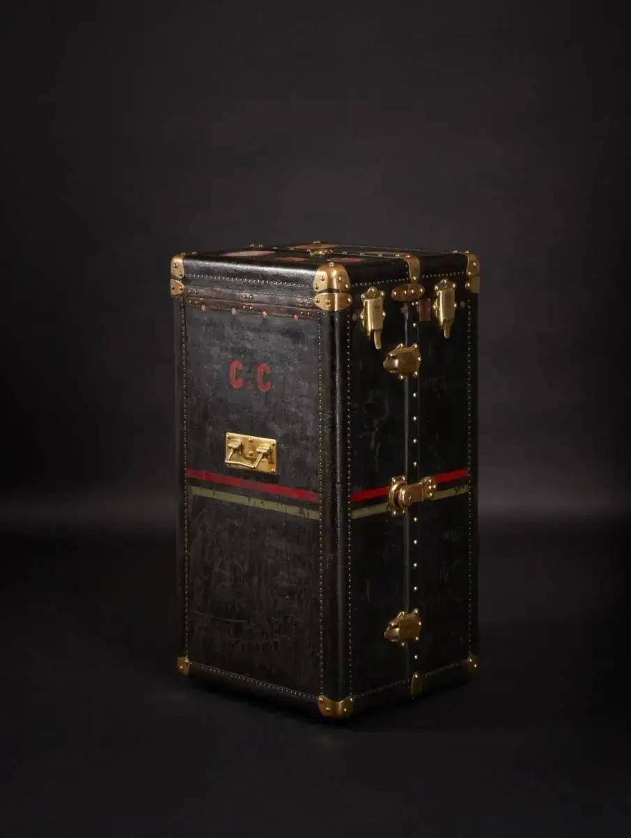 用“沉默”代言的rapper时尚爱物，“人间种草机”王菲超爱背的包