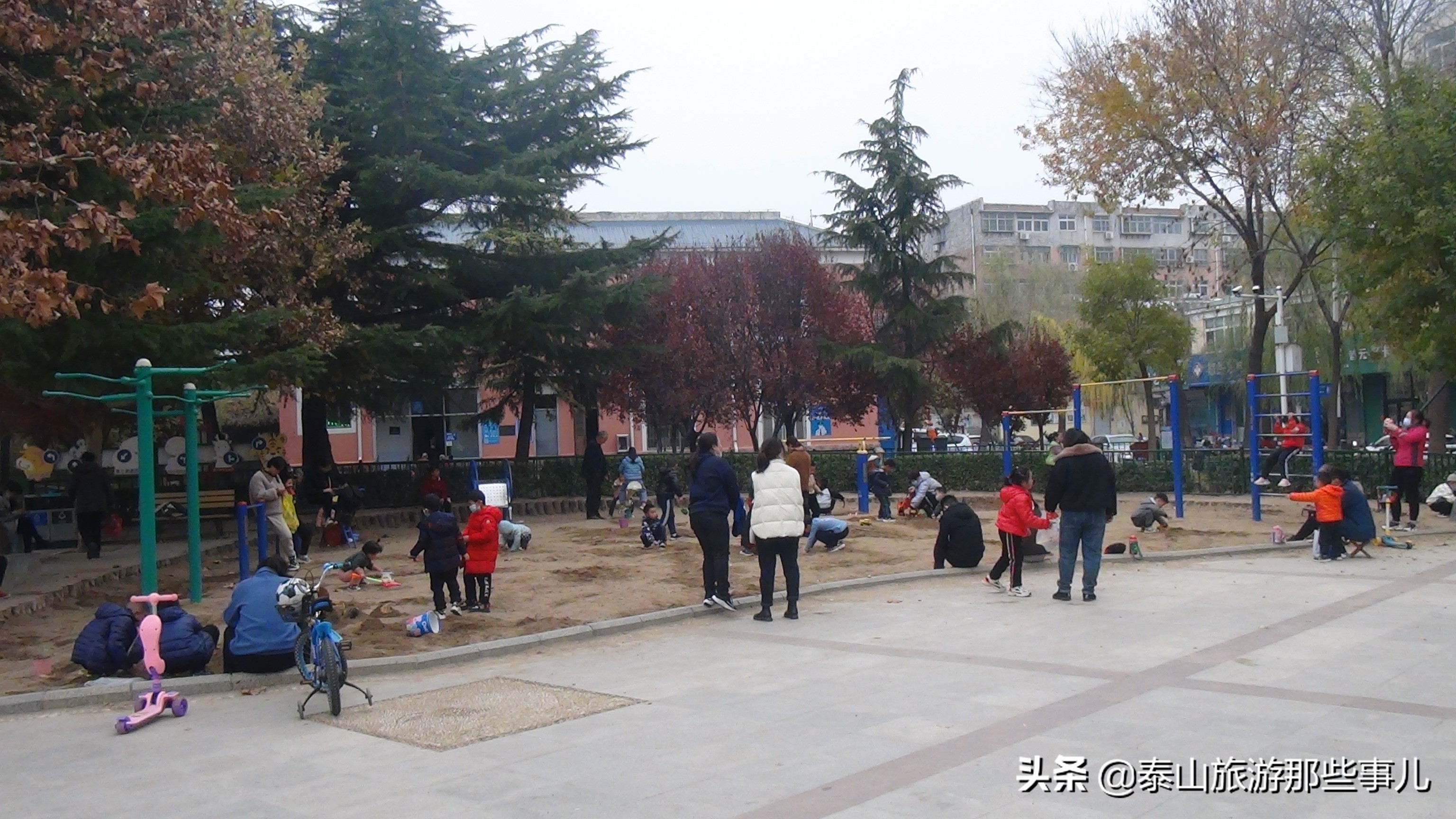 *安泰**老城区一处绿地公园，水华流韵景色美，冬日休闲观光好去处