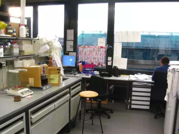 德国某大学实验室，大家进来感受一下