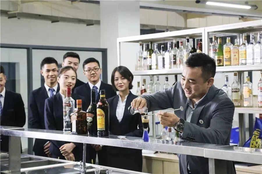 成都信息工程大学银杏酒店管理学院：成就学生，服务社会