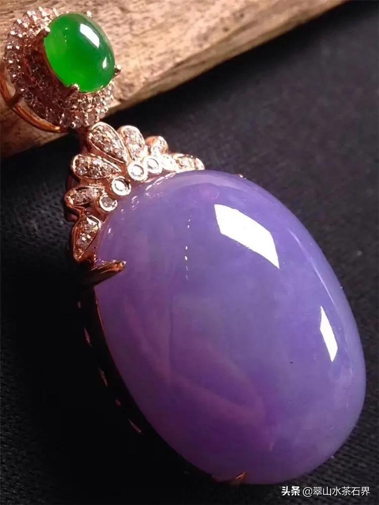 不同颜色翡翠含的元素,不同种类绿色的翡翠